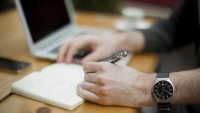 počítač writing-336370 1280